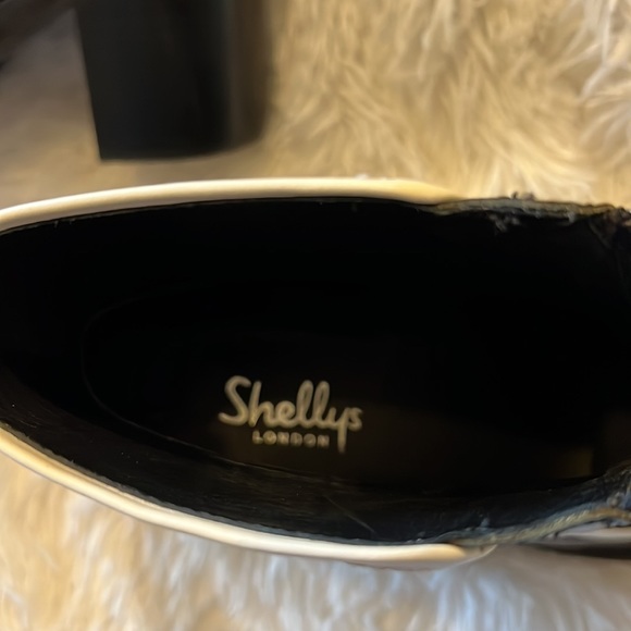 Shelley's of London for Free People. Patent leather mod, retro, boho. 70's vibe. - Picture 6 of 7